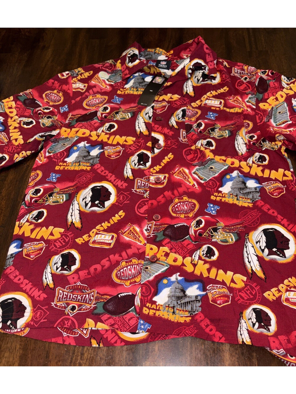 NFL Team Apparel Men's MED Washington Redskins All Over Print Hawaiian Shirt NWT